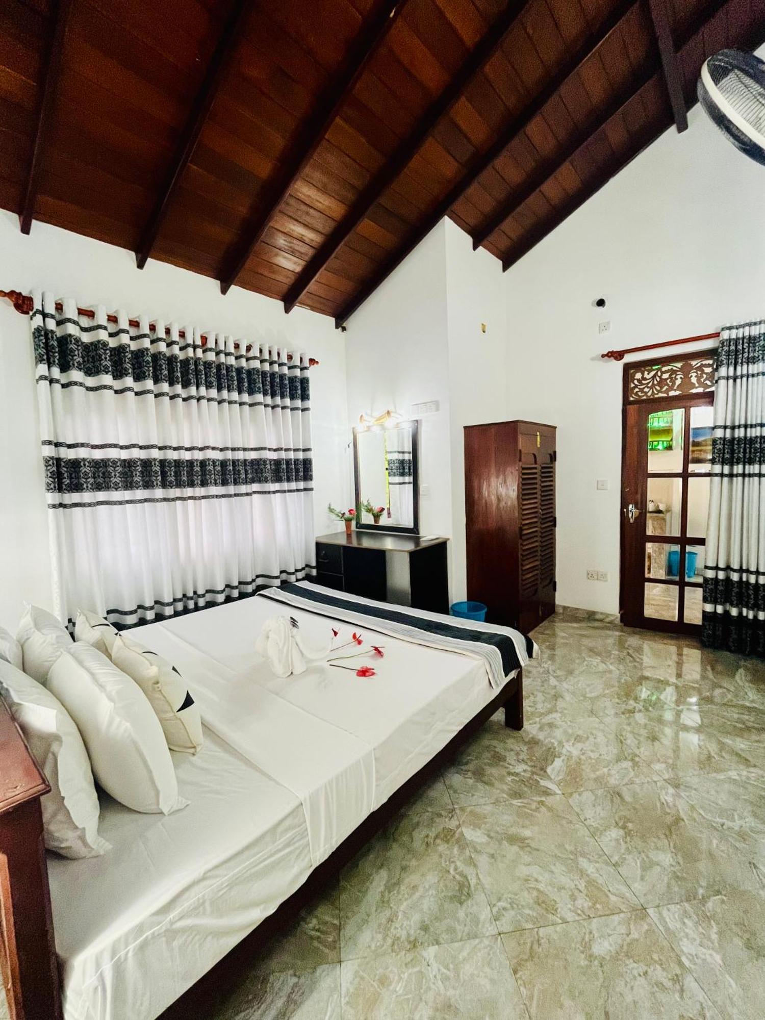 Villa Roy Bentota Exterior photo